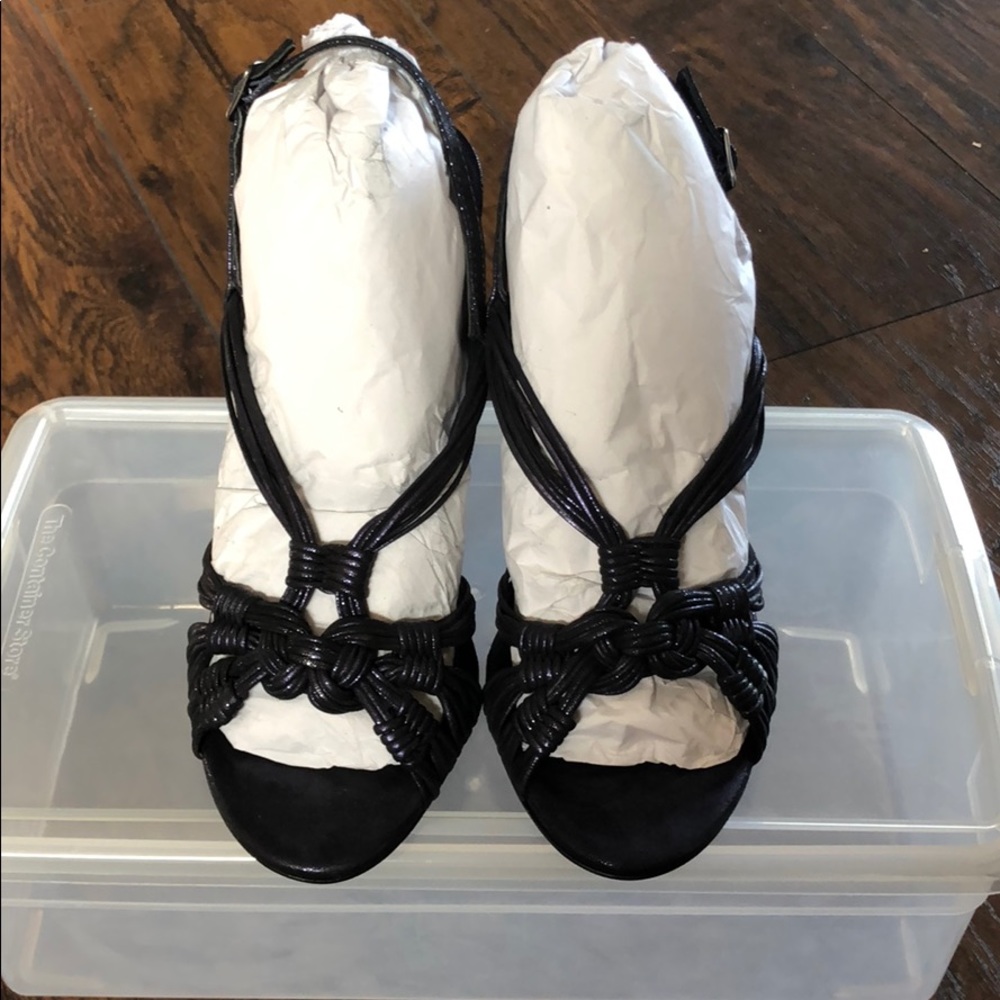 Pour La Victoirie Heels - Picture 2 of 5